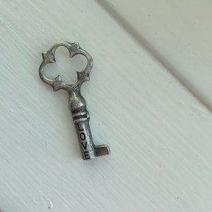 Bluboho LOVE Key Charm